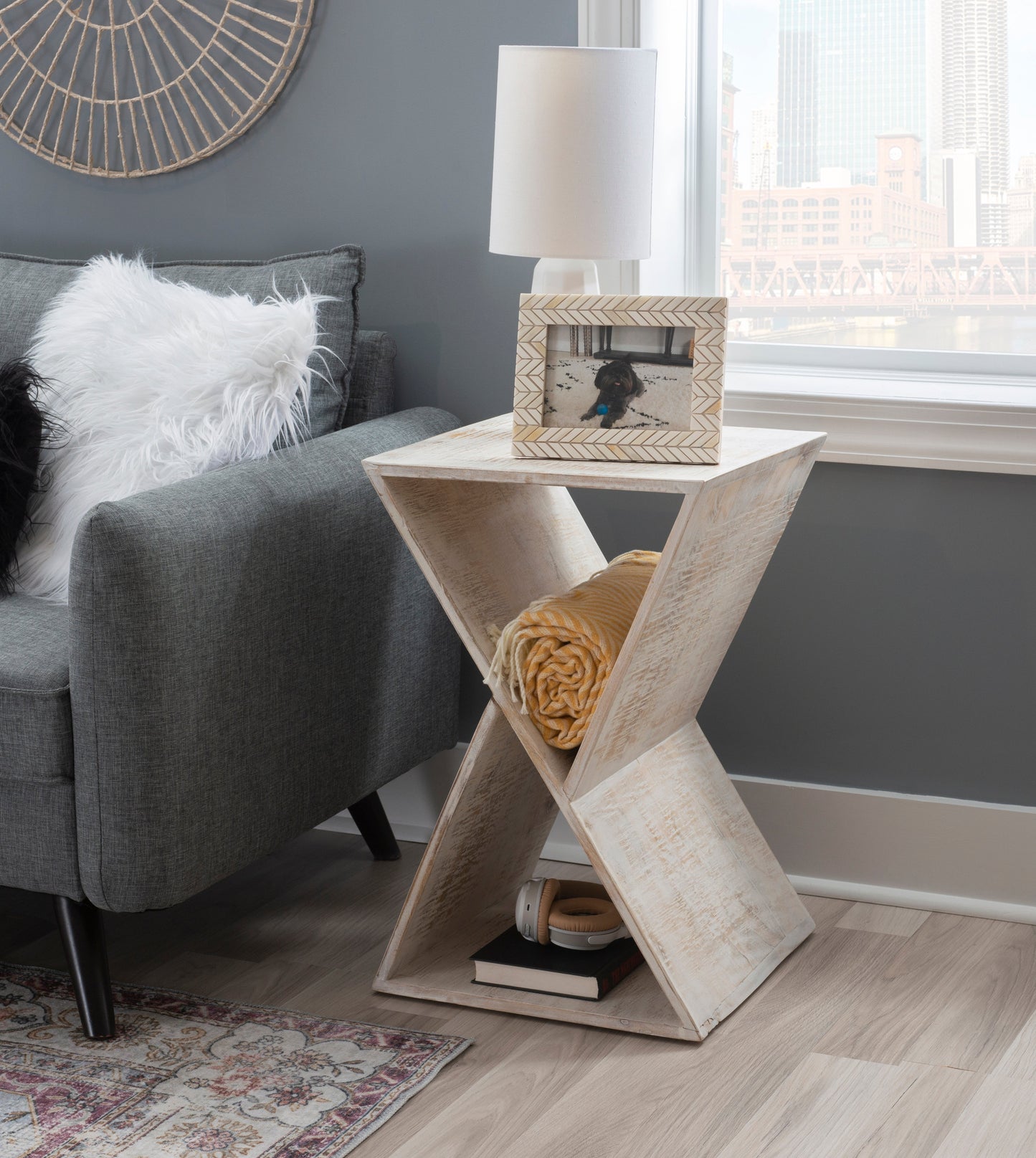 Table d'appoint triangulaire Titus