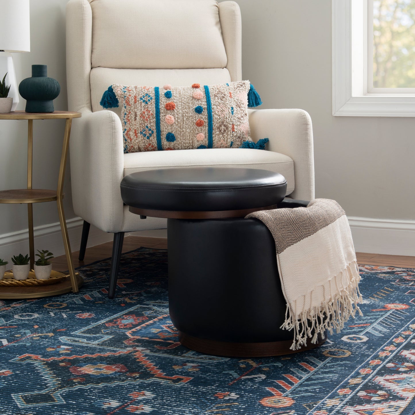 Pouf de rangement Sunny Black en similicuir noir