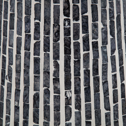 Table d'appoint noire en nacre de Capiz