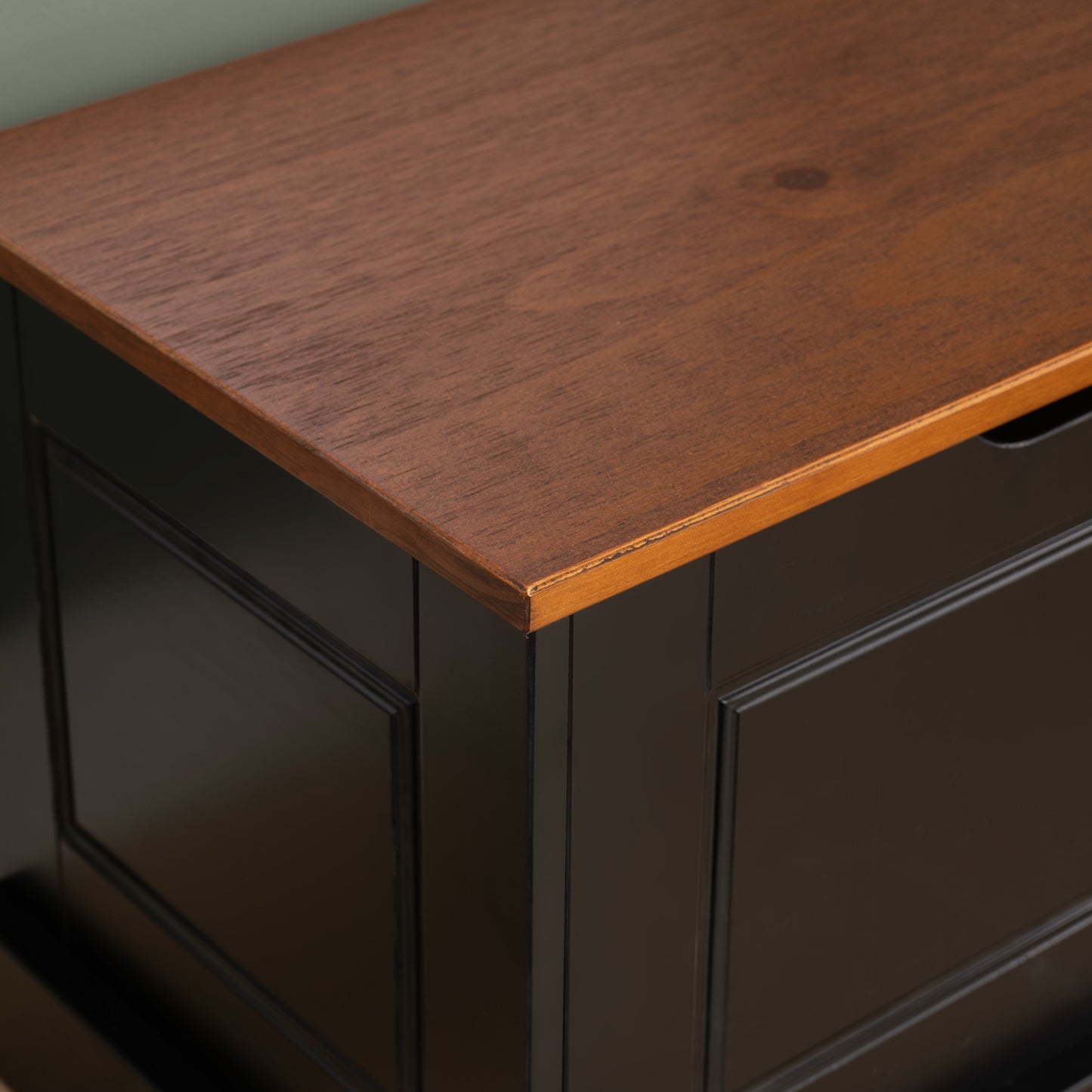 Table d'angle en noyer noir Norah, 2 chaises