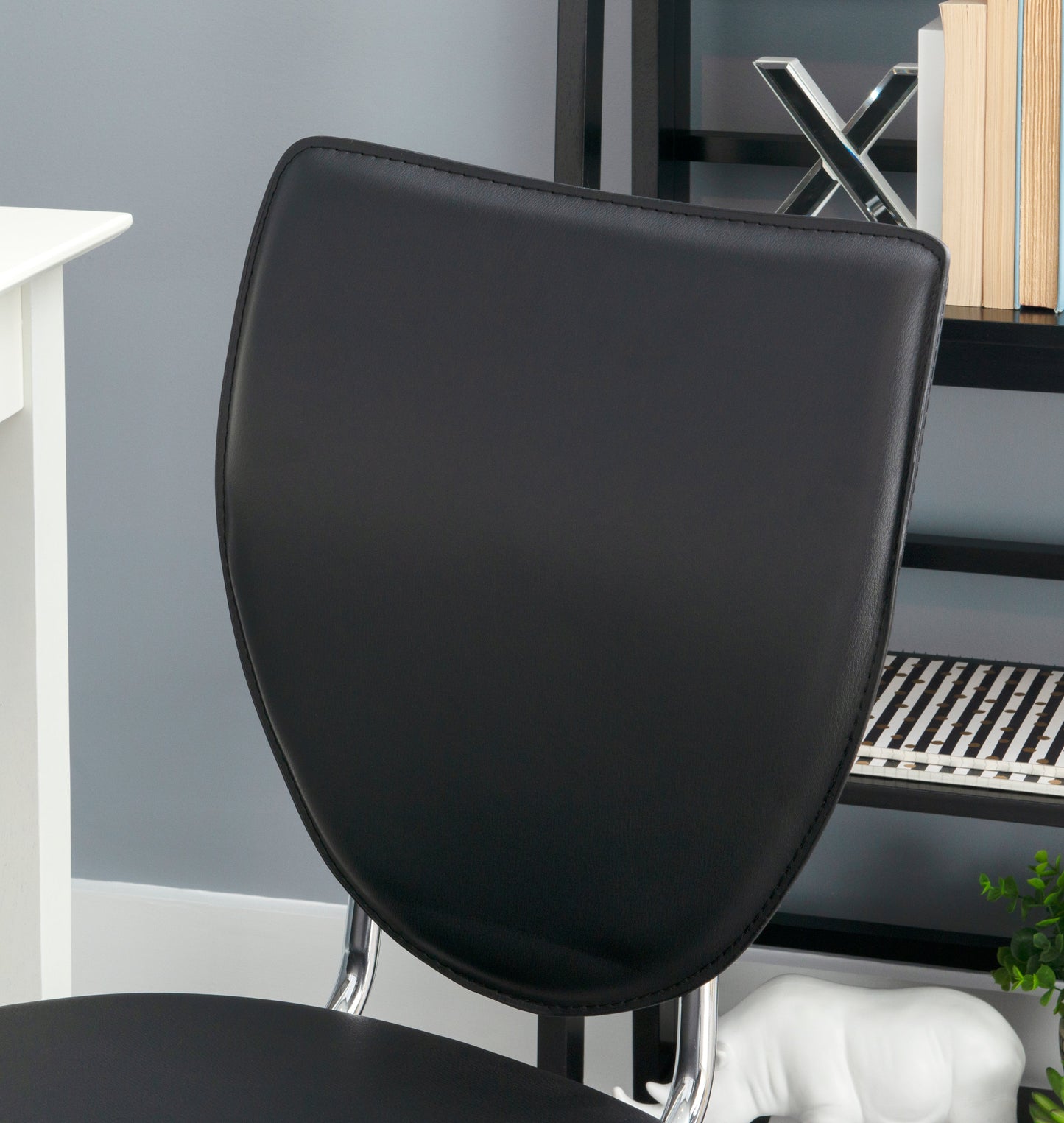 Chaise d'appoint empilable en métal Kylo avec assise rembourrée (lot de 2)